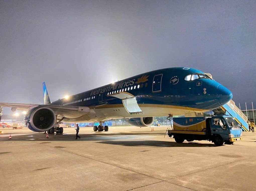 23h25 đêm 10/7, sân bay Nội Bài đón 1 chuyến bay có 124 hành khách đặc biệt