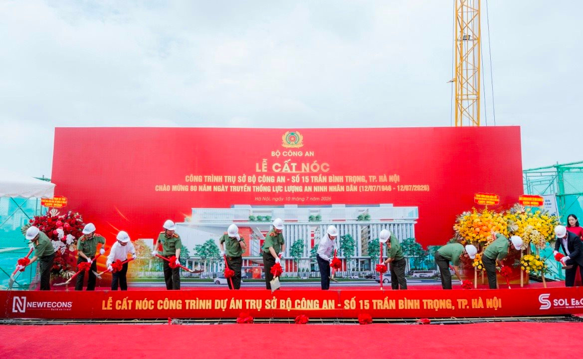Ông Nguyễn Bá Dương xuất hiện tại Lễ cất nóc trụ sở Bộ Công an