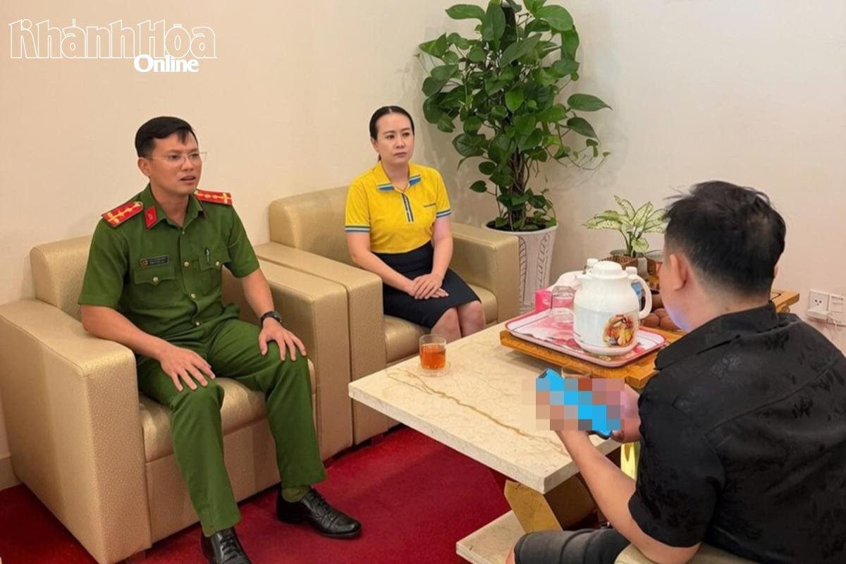 Công an kiểm tra giao dịch rút sổ tiết kiệm 350 triệu đồng: Một người đàn ông được mời làm việc