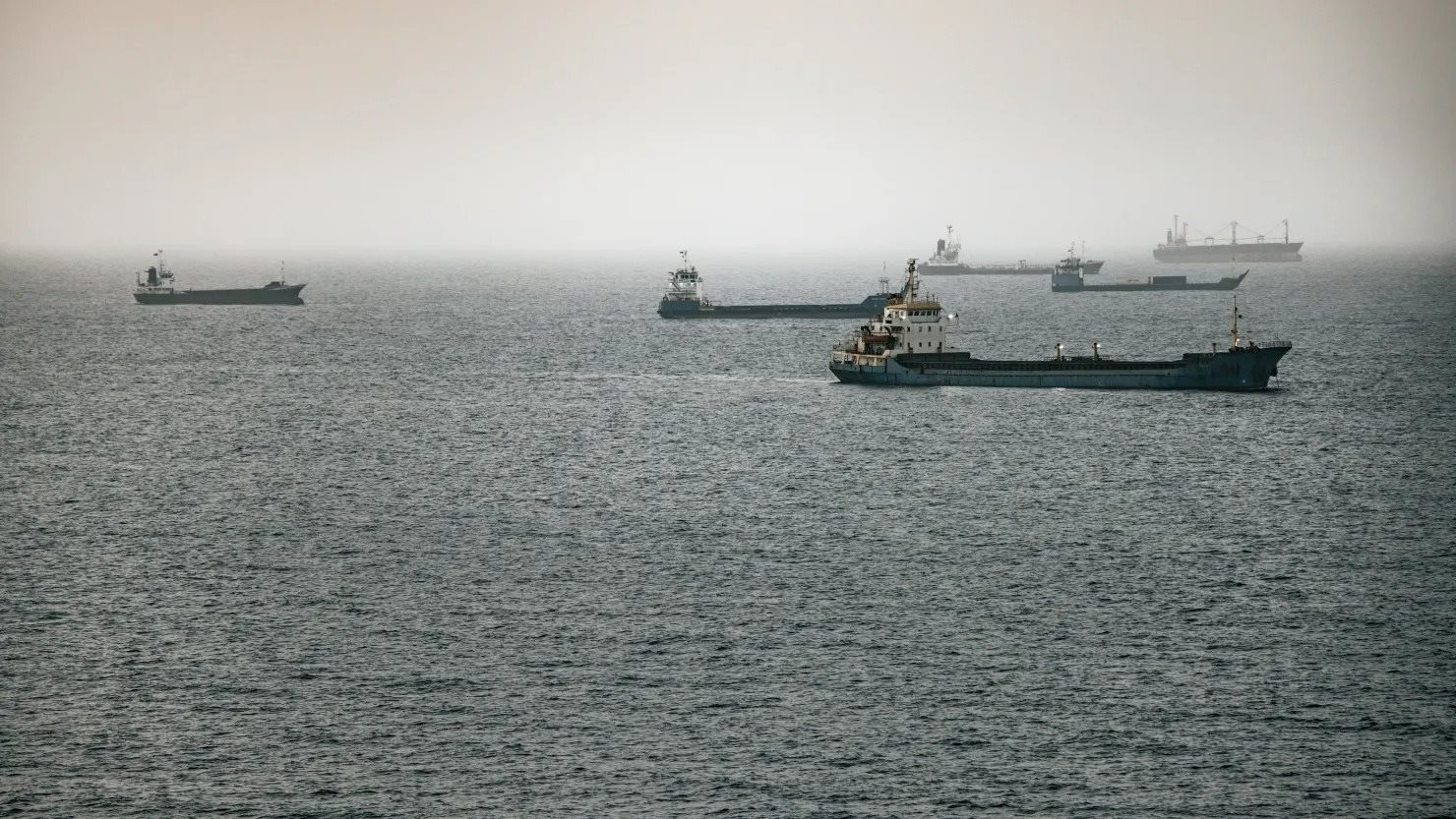 Giá dầu bật tăng 3%