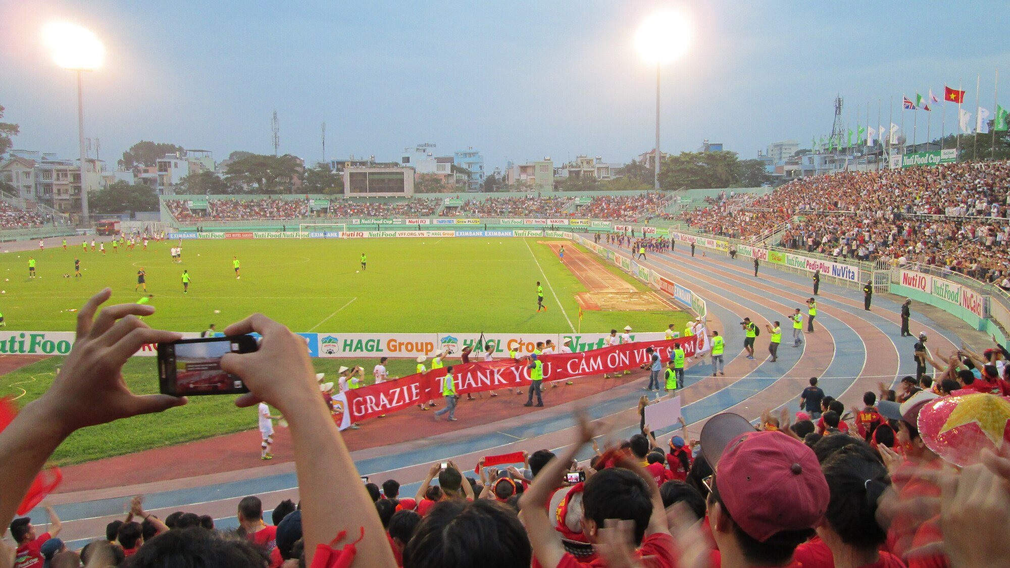 6_san-van-dong-thong-nhat.jpg