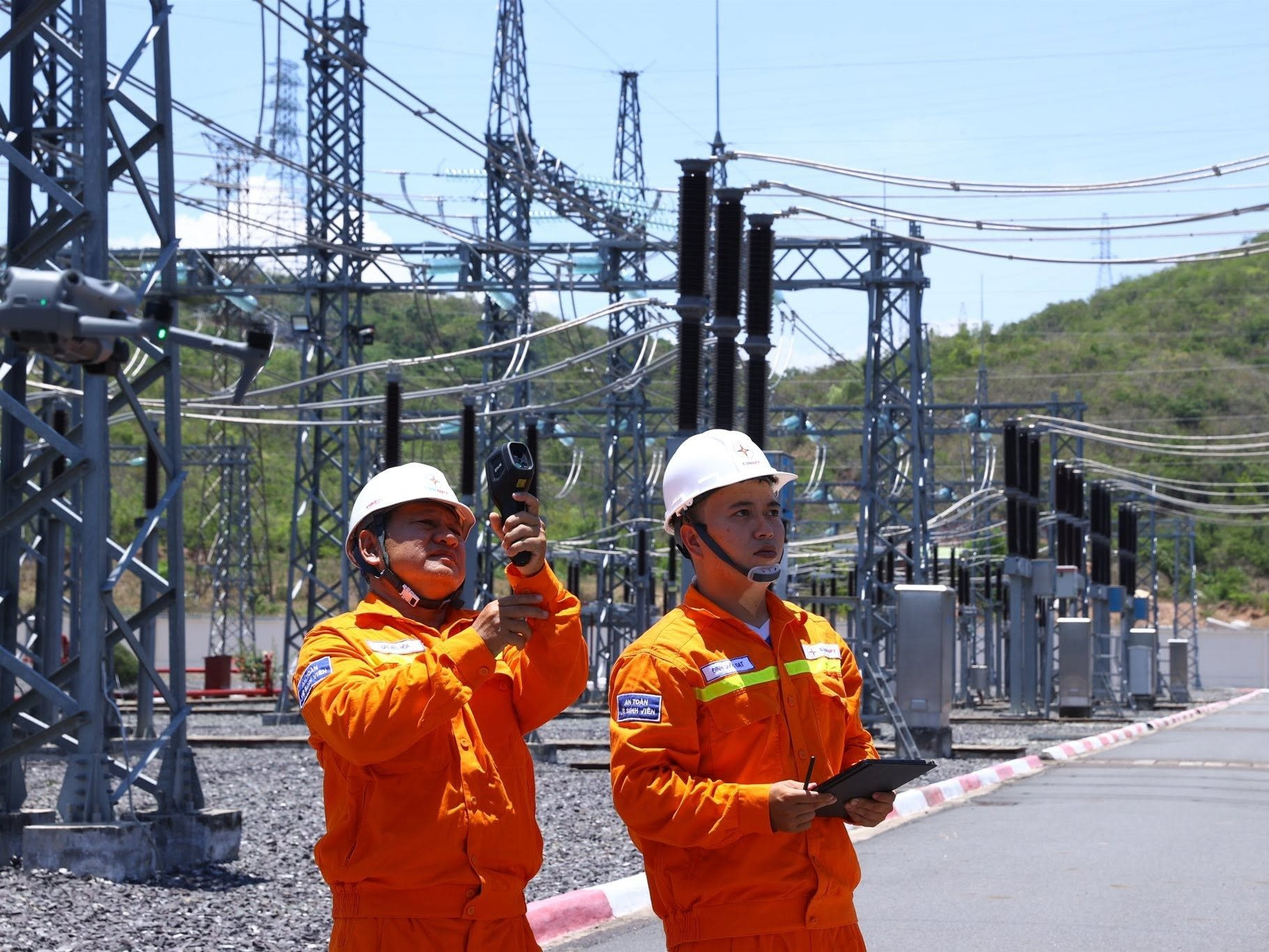 EVN: Nắng nóng đẩy sản xuất điện đạt kỷ lục hơn 1,2 tỷ kWh/ngày, nguồn năng lượng nào đang “gánh” cả hệ thống?