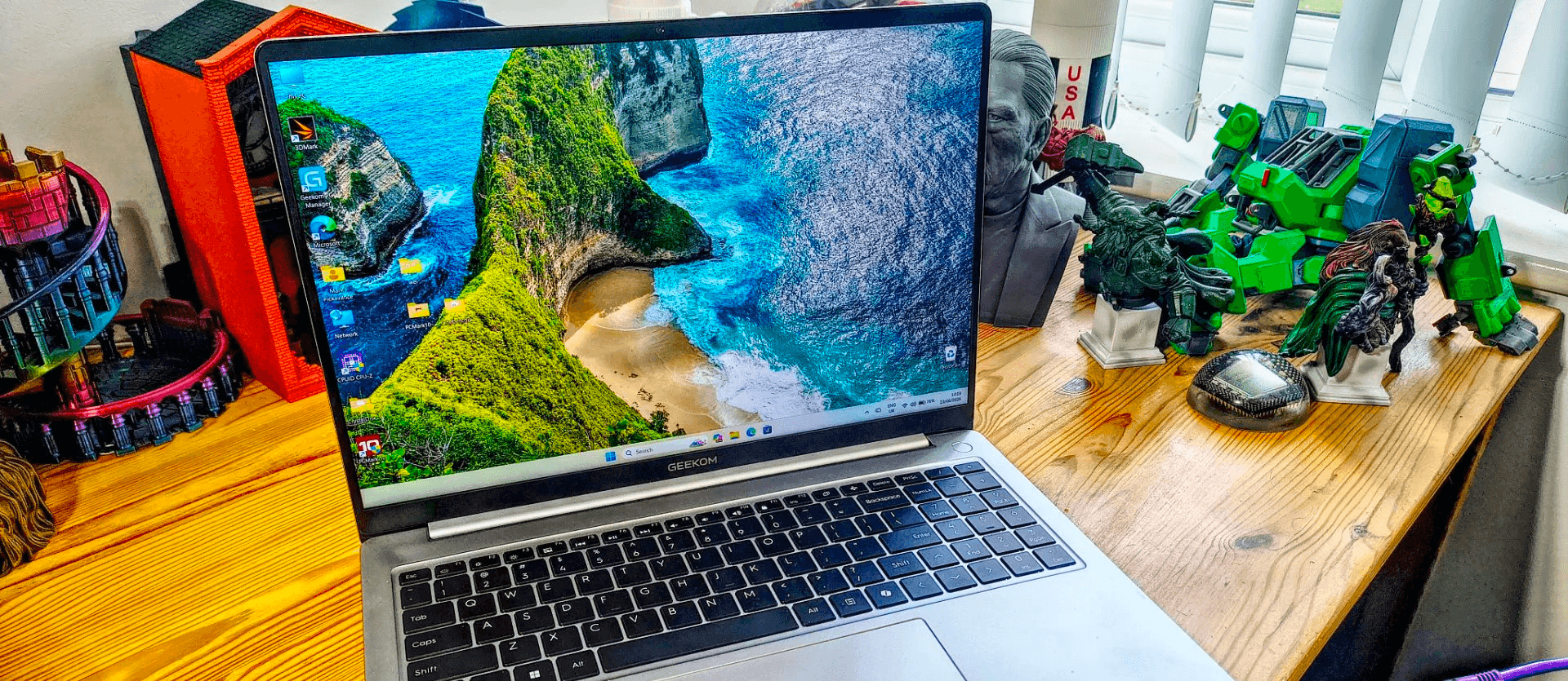 Geekom GeekBook M16 qua góc nhìn thực tế: Được cái này, mất cái kia!