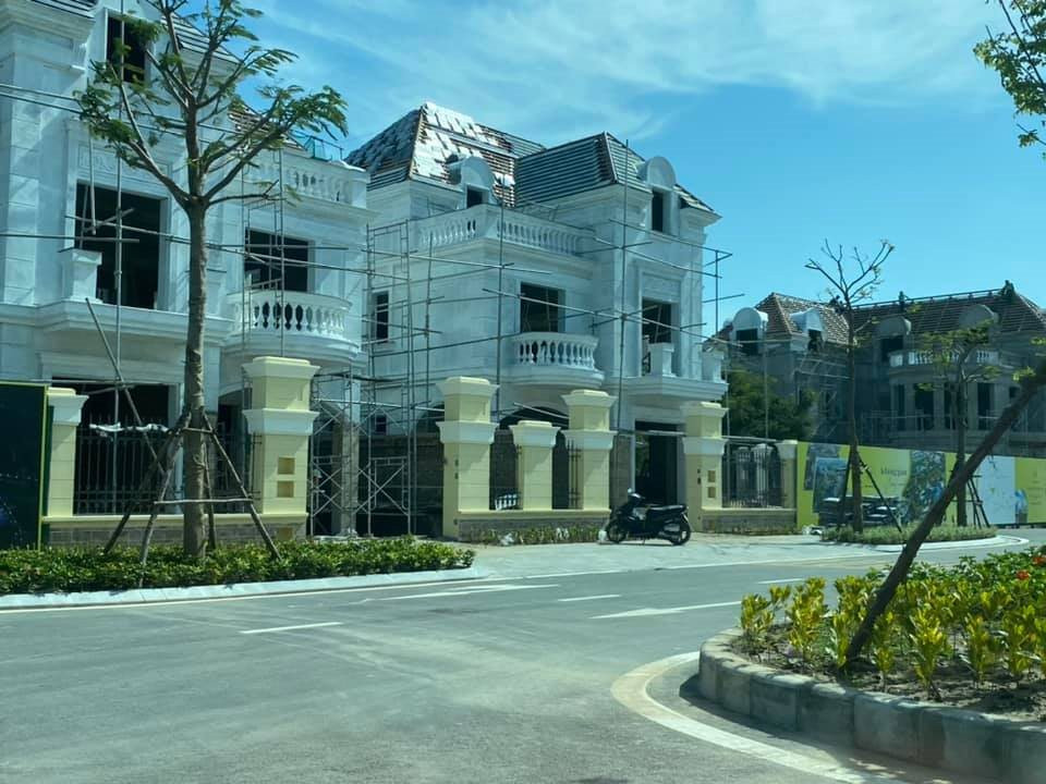 Giao dịch nhà liền thổ Hà Nội lao dốc 92%, nhà đầu tư “thủ thế” chờ tín hiệu mới