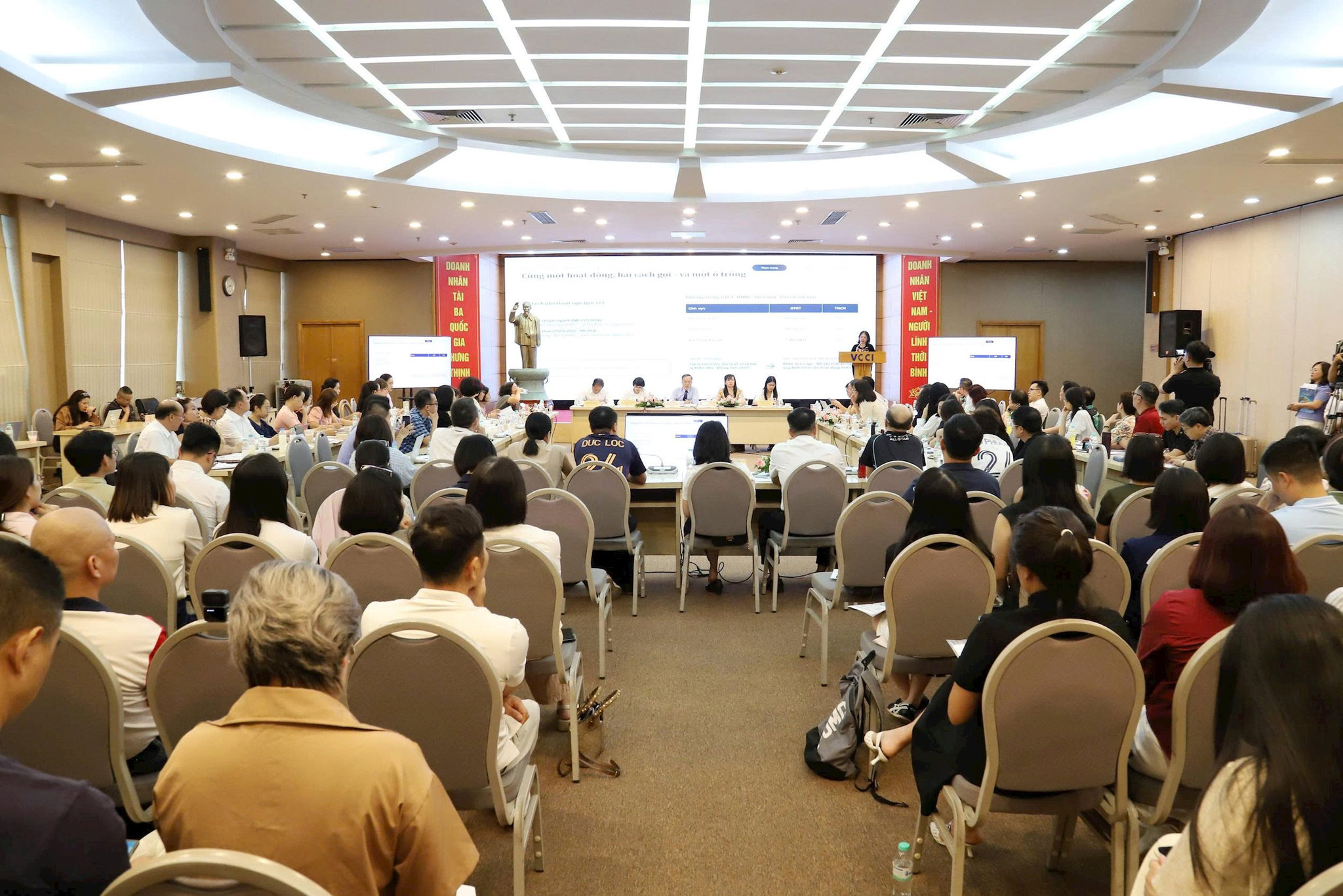 Cục Thuế giải đáp thắc mắc cho người bán hàng đa cấp