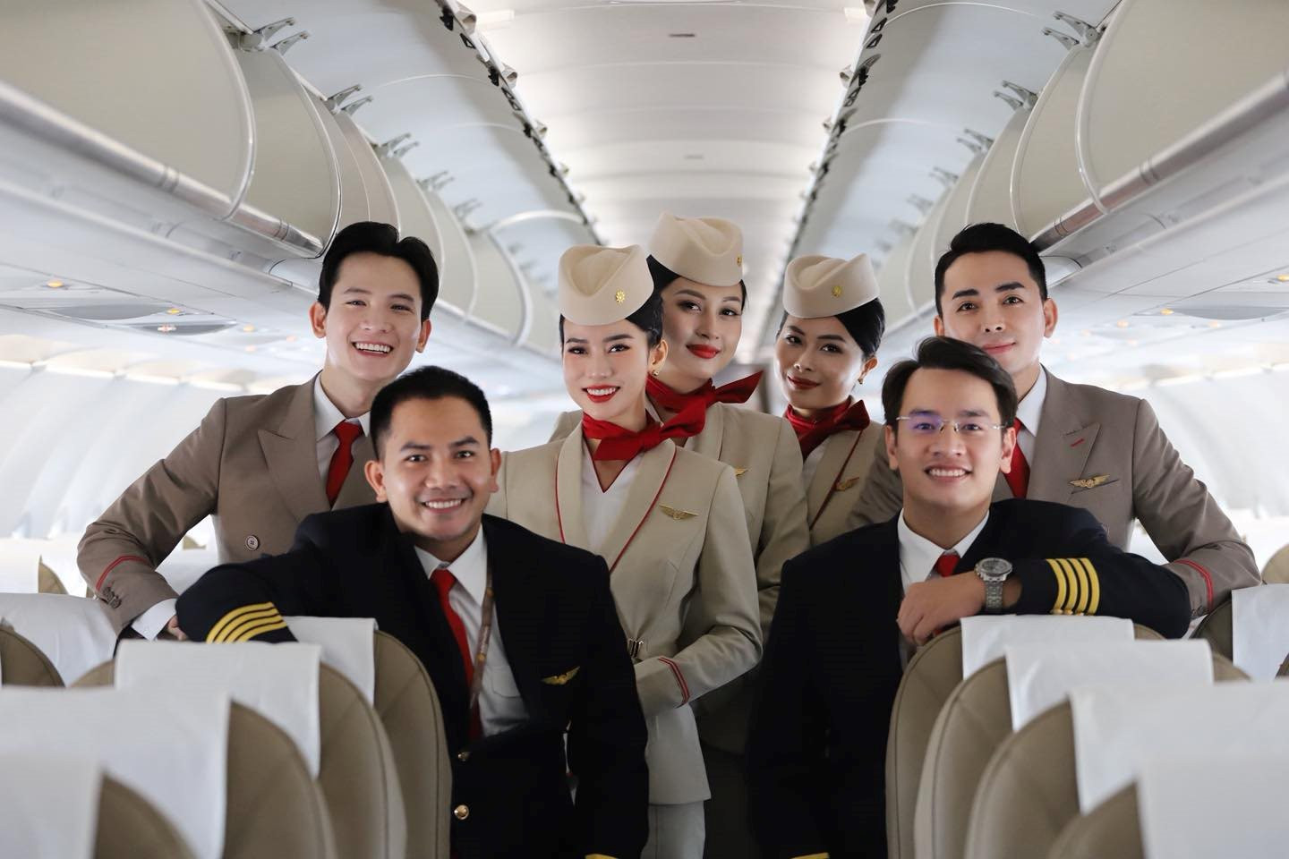 Sun PhuQuoc Airways tuyển tiếp viên: Thu nhập lên tới 90 triệu đồng/tháng, hỗ trợ nhà ở, ăn uống