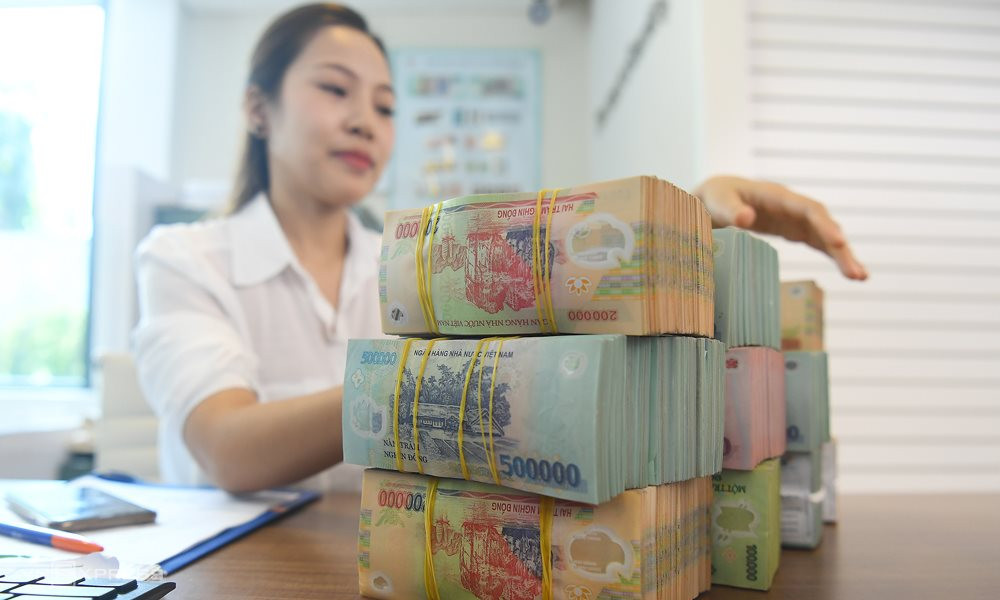 Có 5 tỷ gửi tiết kiệm ngân hàng, mỗi tháng nhận được bao nhiêu tiền lãi?