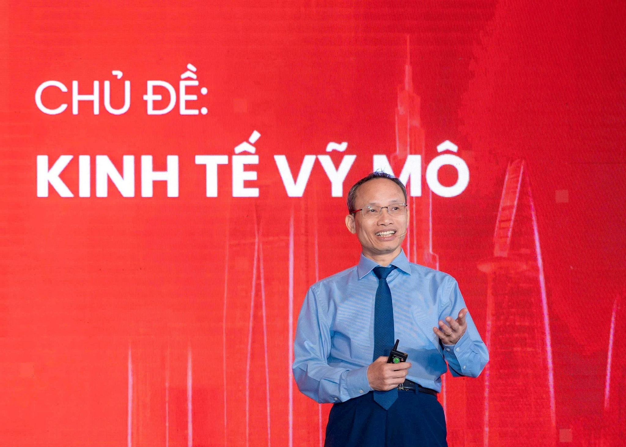 TS. Cấn Văn Lực đưa ra nhận định đặc biệt quan trọng cho BĐS, khác xa với ý kiến của nhiều người... ông lưu ý sắp tới có một nhóm doanh nghiệp sẽ phải rời bỏ thị trường