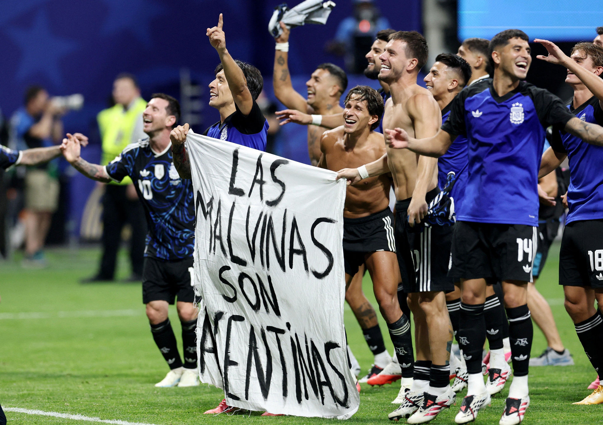 FIFA điều tra đội tuyển Argentina