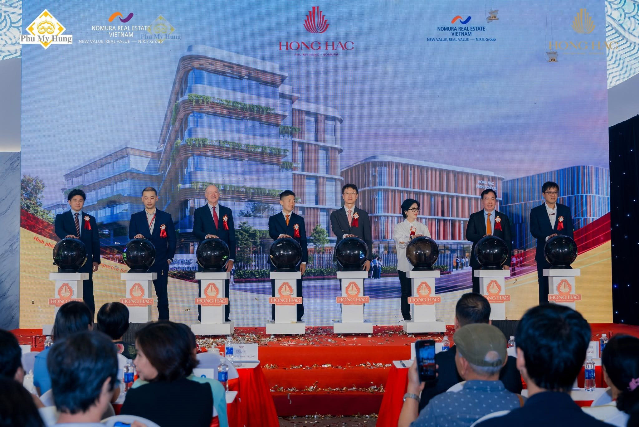 Lần đầu tiên ông lớn ngành giáo dục bắt tay với Phú Mỹ Hưng trong quá trình Bắc tiến tại khu đô thị 1,1 tỷ USD 