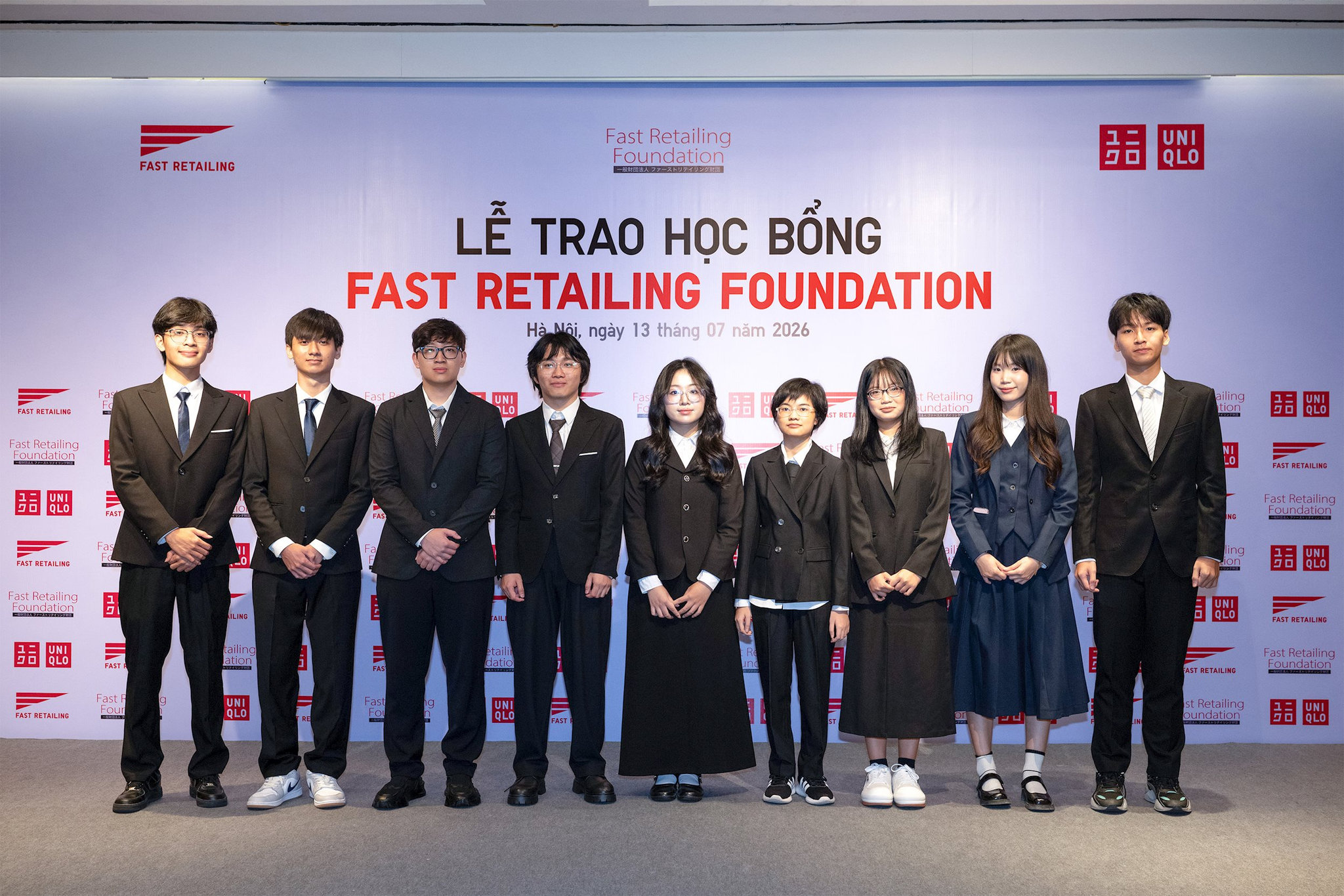 9-em-hoc-sinh-uu-tu-nhan-hoc-bong-cua-quy-fast-retailing-nam-2026(1).jpg