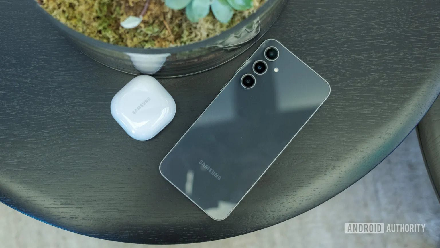 samsung-galaxy-s23-fe-with-galaxy-buds-fe-1536w-864h.jpg.jpg