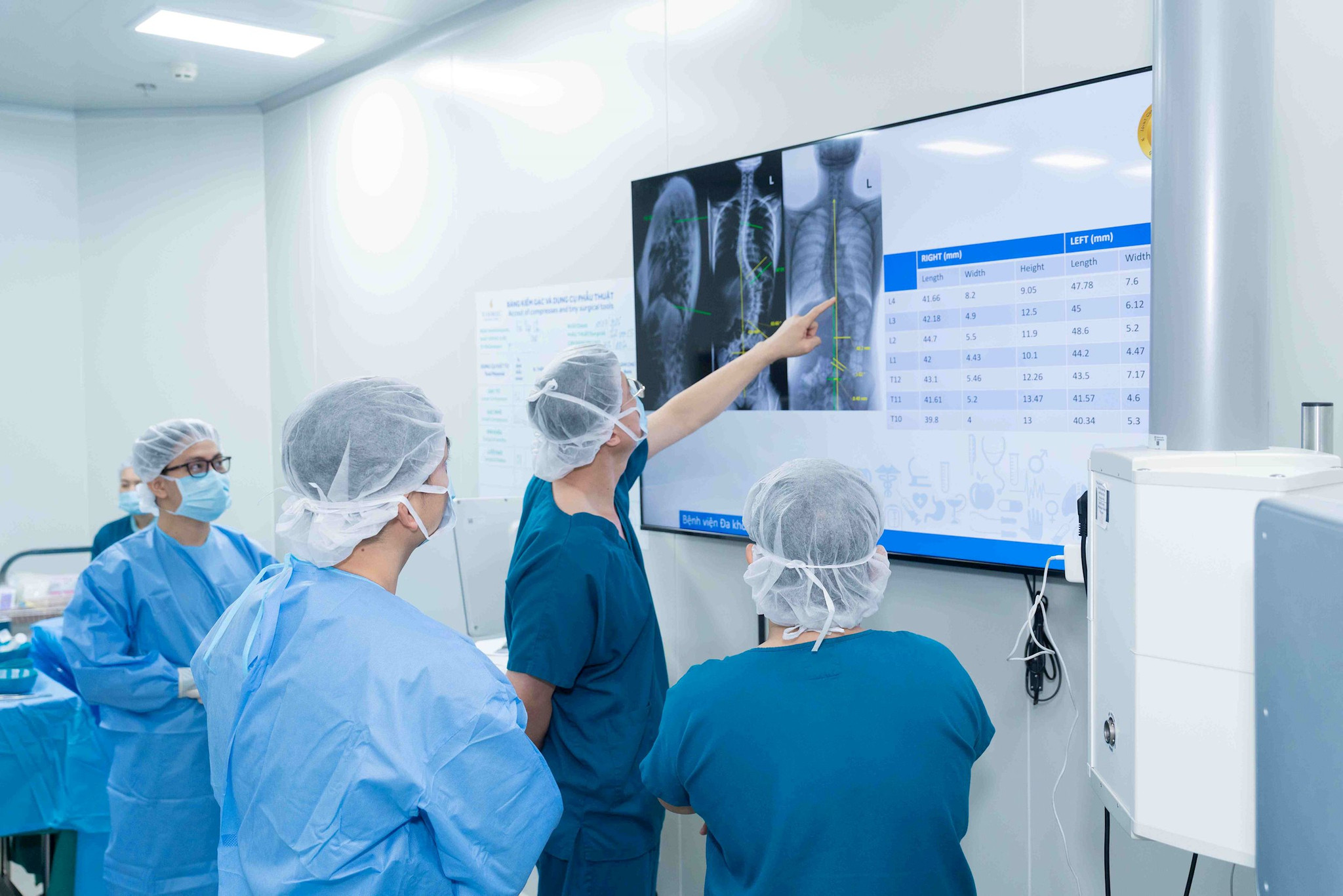 Bác sĩ nói về tương lai của ngoại khoa khi robot phẫu thuật ngày càng hiện diện nhiều trong phòng mổ
