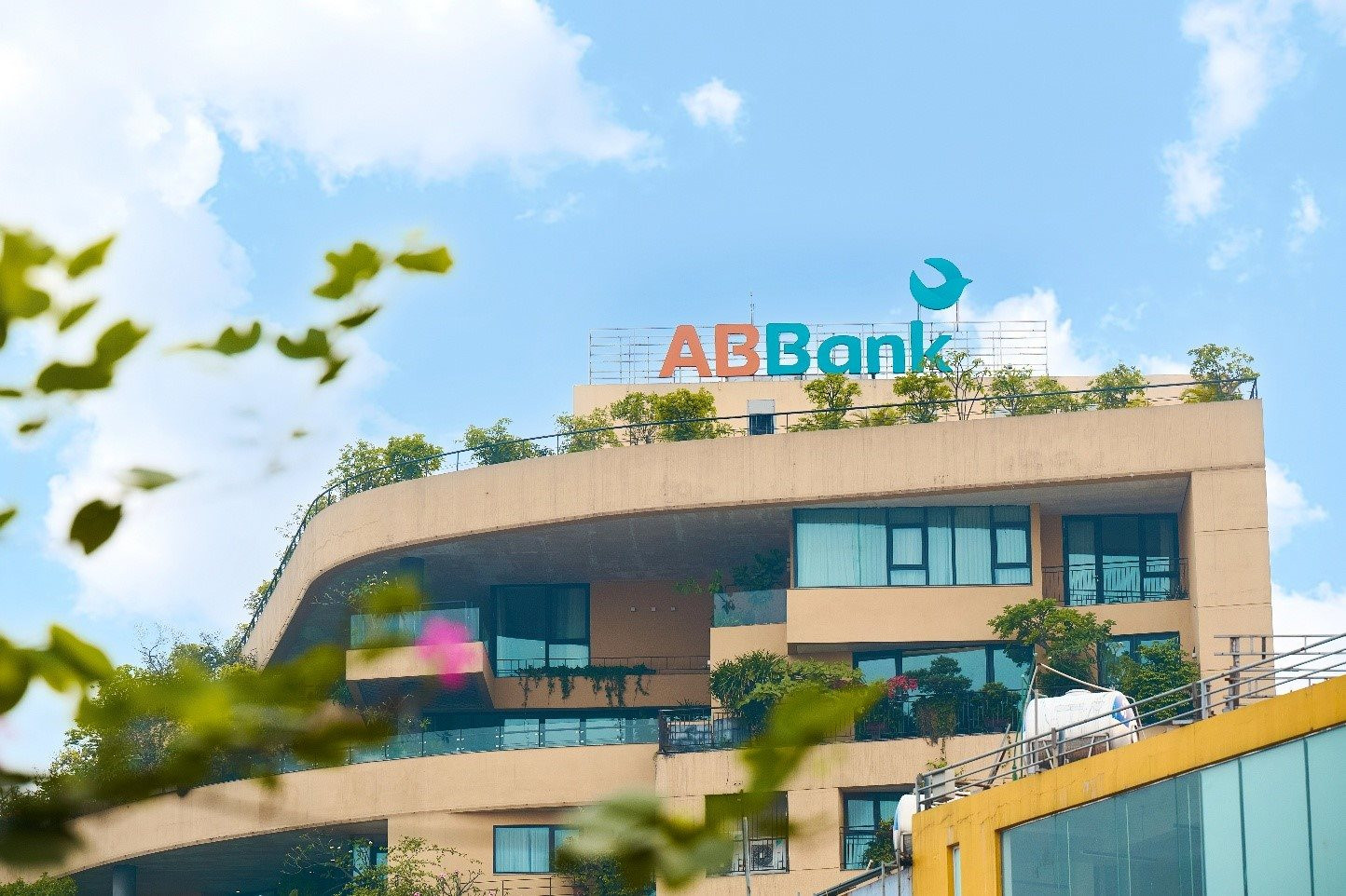 ABBank hoàn tất phát hành gần 209,6 triệu cổ phiếu trả cổ tức, tăng vốn điều lệ lên tiệm cận 16.068 tỷ đồng
