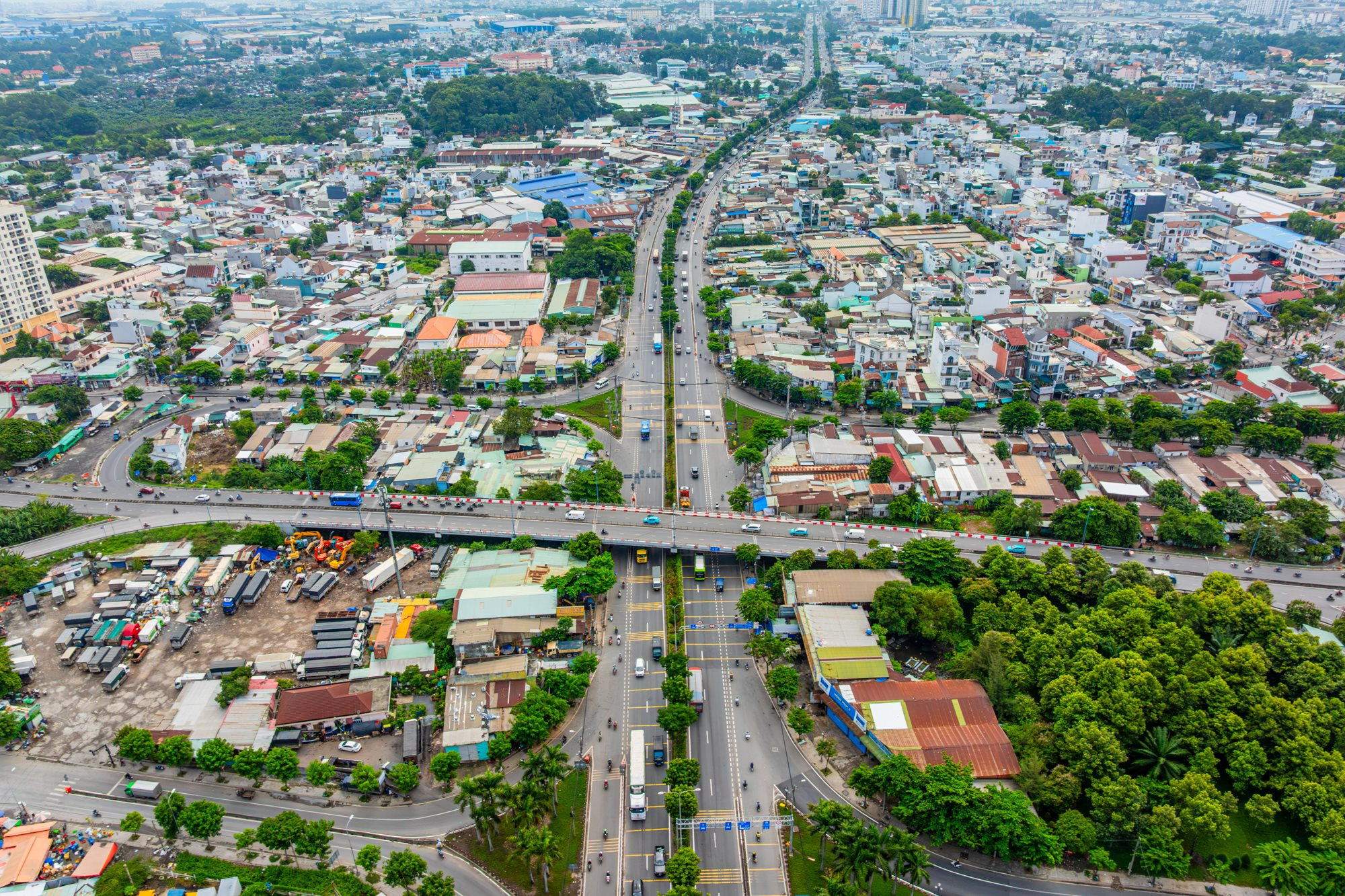 1_vanh-dai-2-tp.hcm.jpg