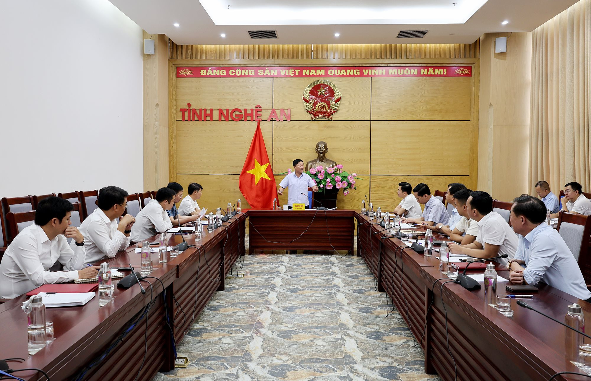 2-quang-canh.jpg