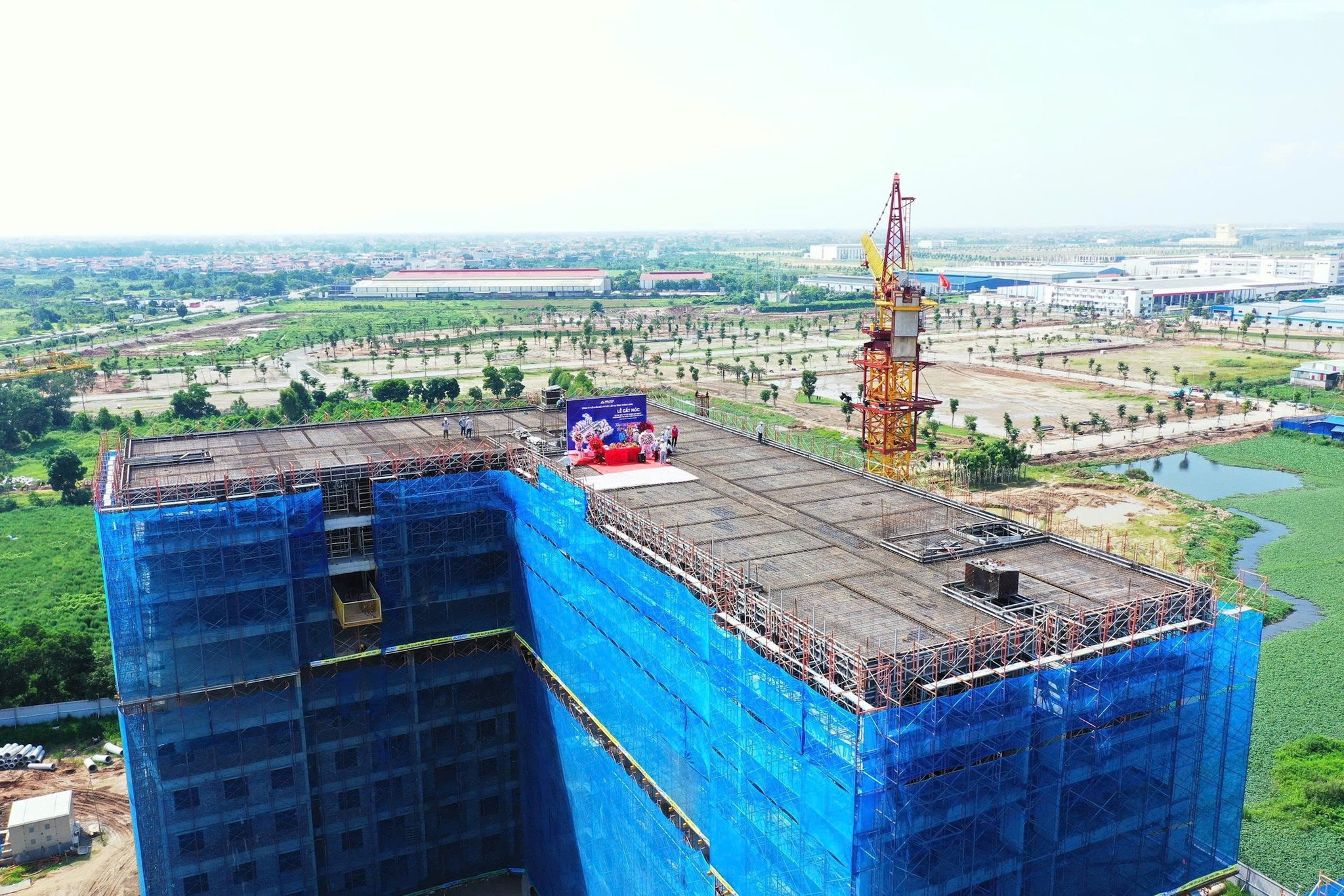Tập đoàn Hòa Phát tổ chức lễ cất nóc dự án hơn 800 căn hộ ở Hưng Yên