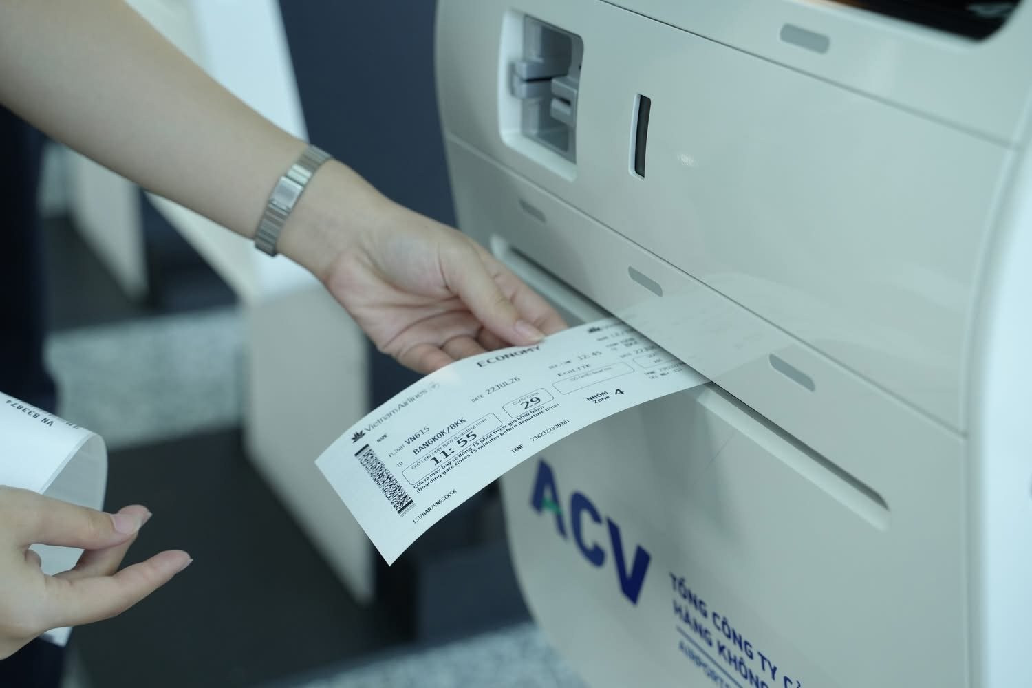 Tin vui với hàng triệu người Việt đi máy bay: Đã có thể gửi hành lý tự động, tiết kiệm đáng kể thời gian chờ đợi