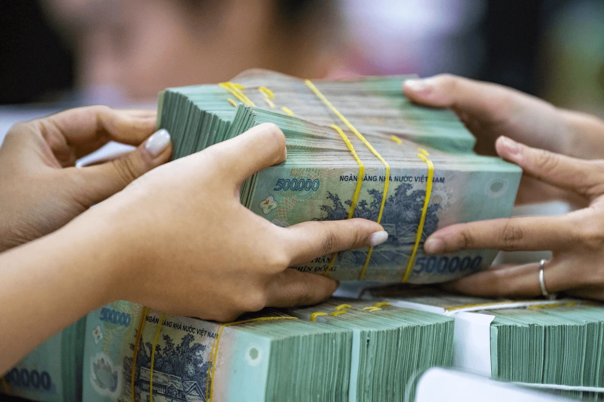 Để 1 tỷ đồng trong tài khoản theo cách này, có thể chỉ nhận về 0 đồng lãi