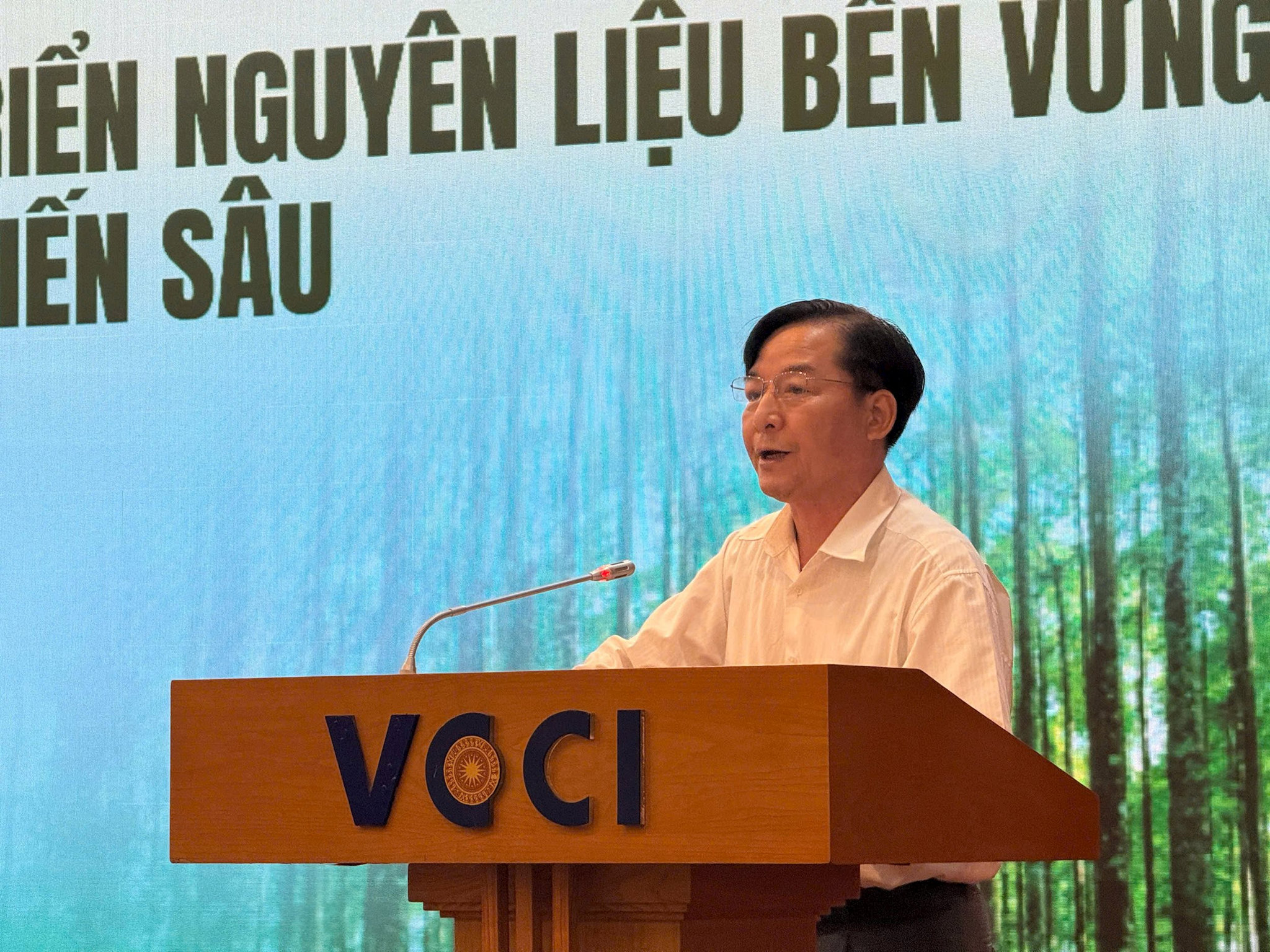 Ngành gỗ chế biến sâu "đầy đơn hàng, thiếu nguyên liệu phù hợp”