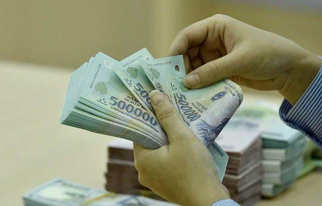 Gửi bao nhiêu tiền vào ngân hàng để mỗi tháng nhận lãi 15 triệu đồng?