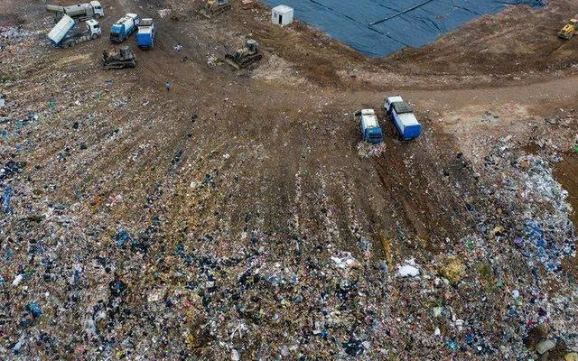 Phát hiện 62 triệu tấn vàng, bạc, bạch kim bị bỏ ngoài bãi rác
