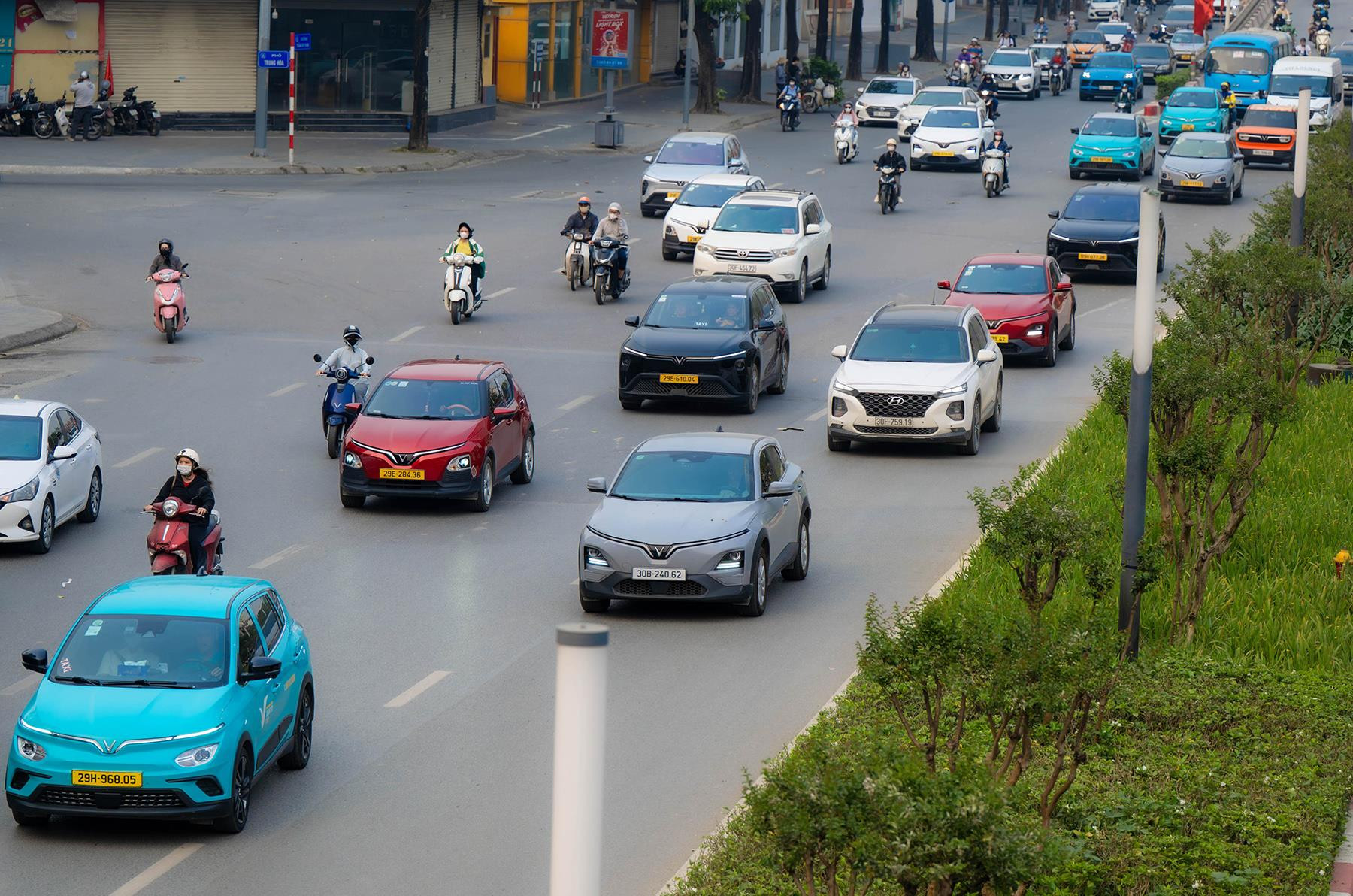 “Đại gia” bán dẫn hàng đầu thế giới ADI: Việt Nam nổi bật trong cuộc đua xe điện ASEAN, nhưng còn thiếu một 'mắt xích' quan trọng