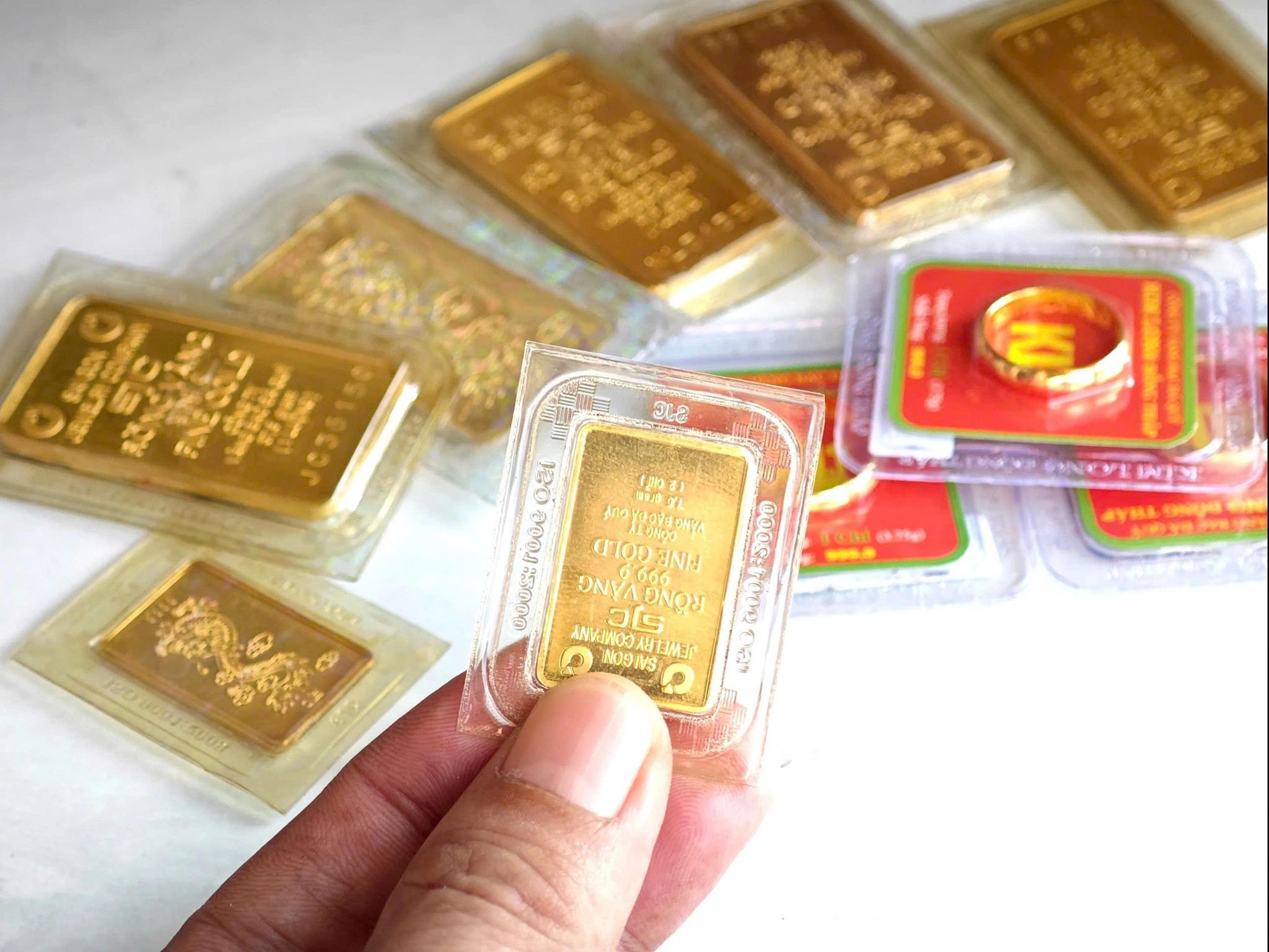 Giá vàng nhẫn trơn, vàng miếng sáng 25/7 tại SJC, PNJ, DOJI, Bảo Tín Minh Châu và Bảo Tín Mạnh Hải