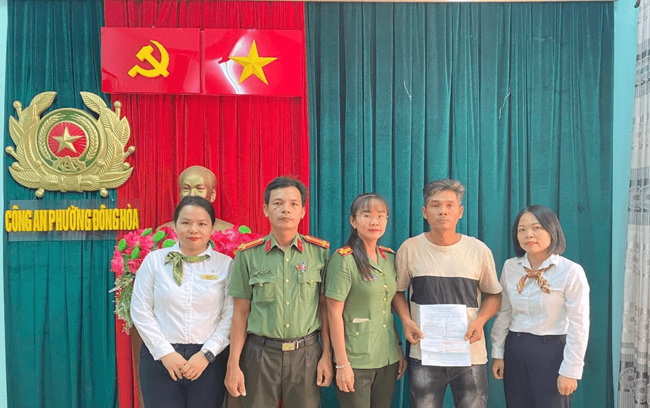 Người đàn ông báo công an sau khi phát hiện 50 triệu được chuyển vào tài khoản 