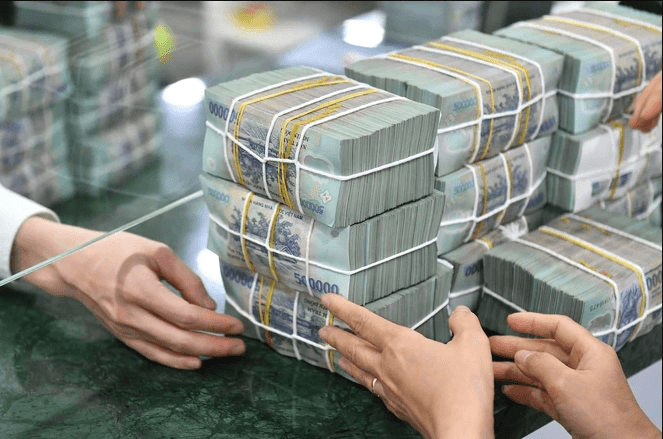 Chuyển khoản thành công 5 lần liên tiếp, giao dịch số tiền 2.060.000.000 đồng, Nguyễn Ngọc Anh lập tức liên hệ ngân hàng và báo công an
