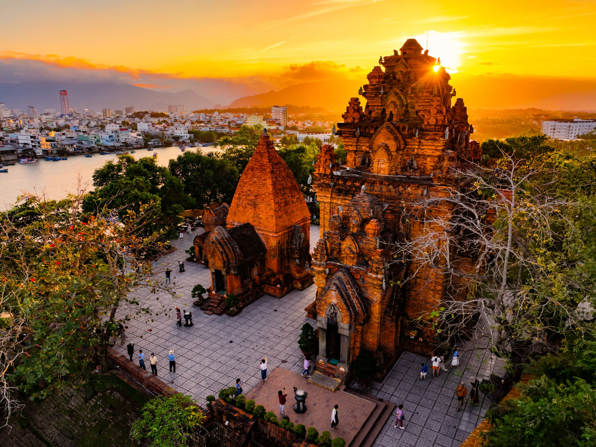 thap_ba_ponagar._anh_quoc_bao_20240407174744.jpg