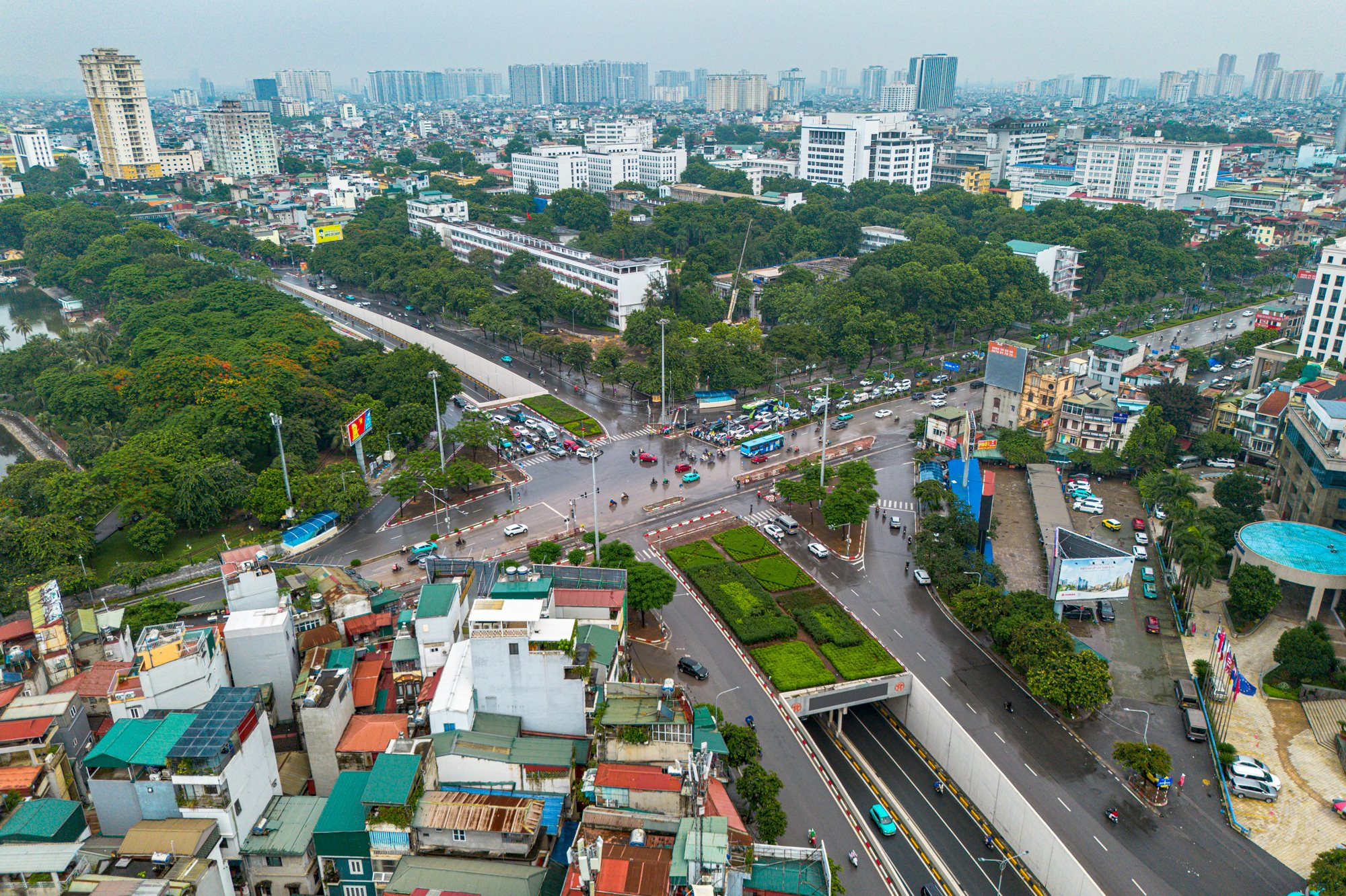 hanoi-twin-towers-99-2a.jpg
