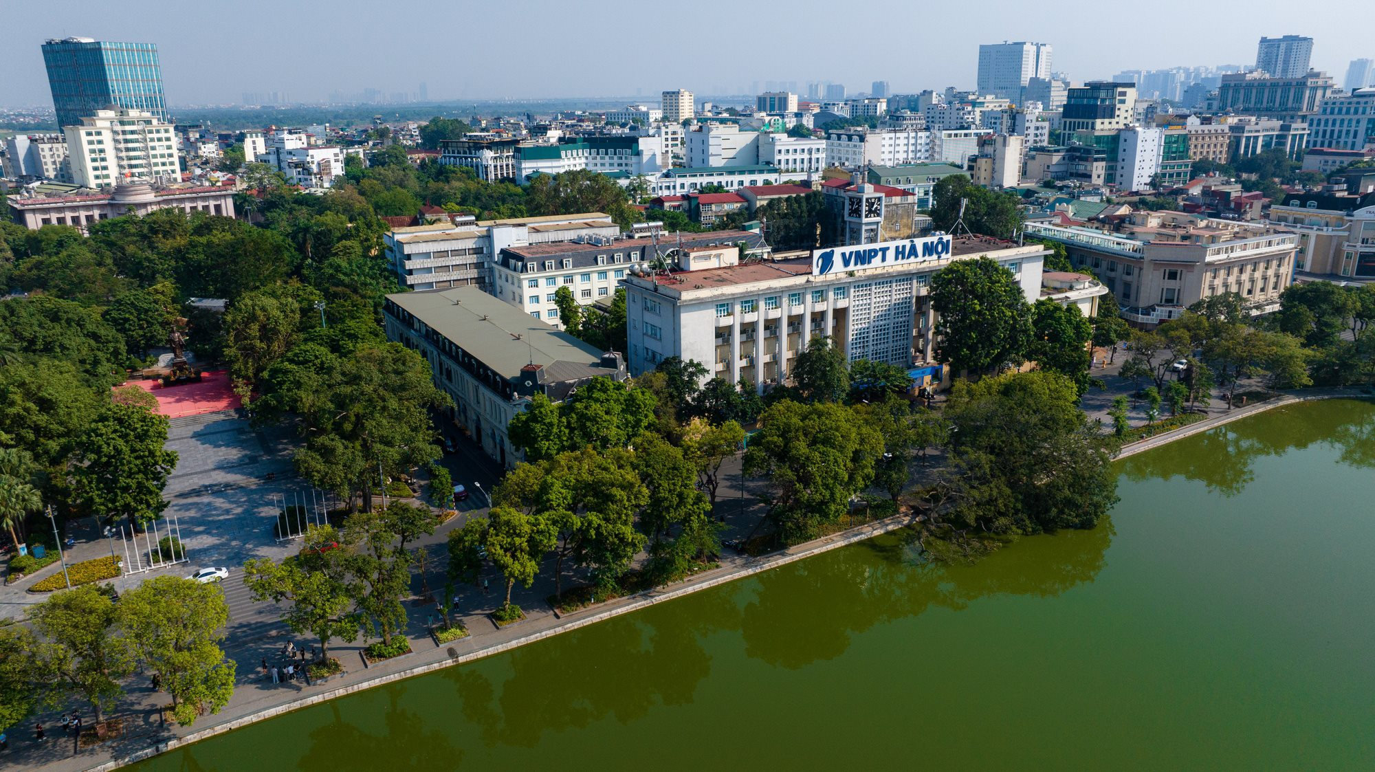 3_thi-truong-van-phong.jpg