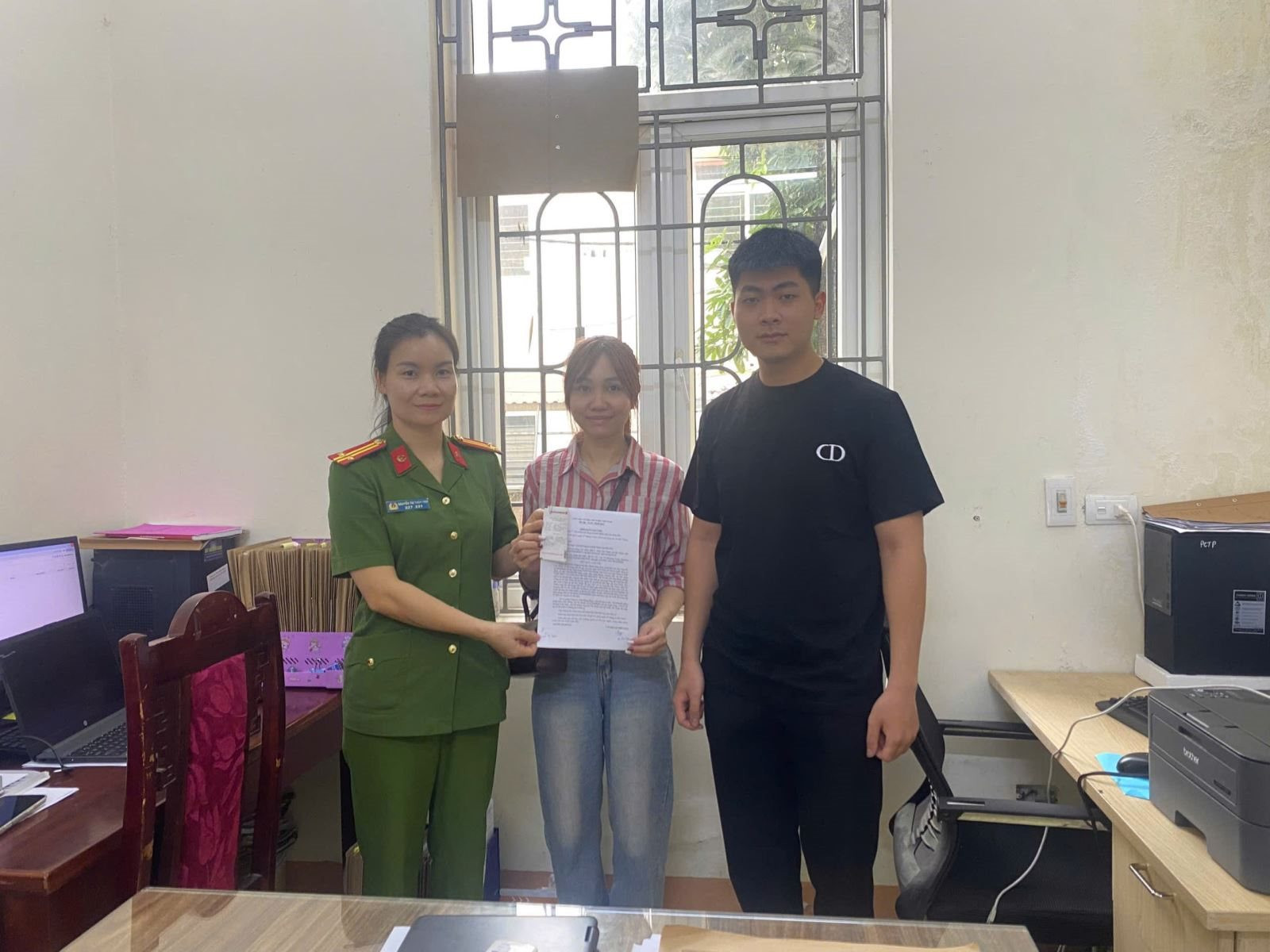 Công an nhận trình báo, kiểm tra giao dịch chuyển khoản 100 triệu đồng vào tài khoản thanh niên sinh năm 2004