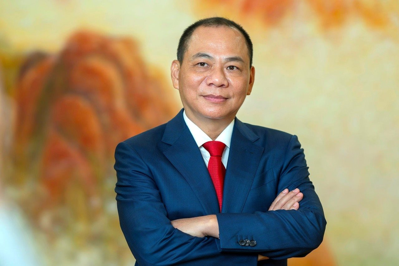 Vingroup của tỷ phú Phạm Nhật Vượng chính thức đổi logo