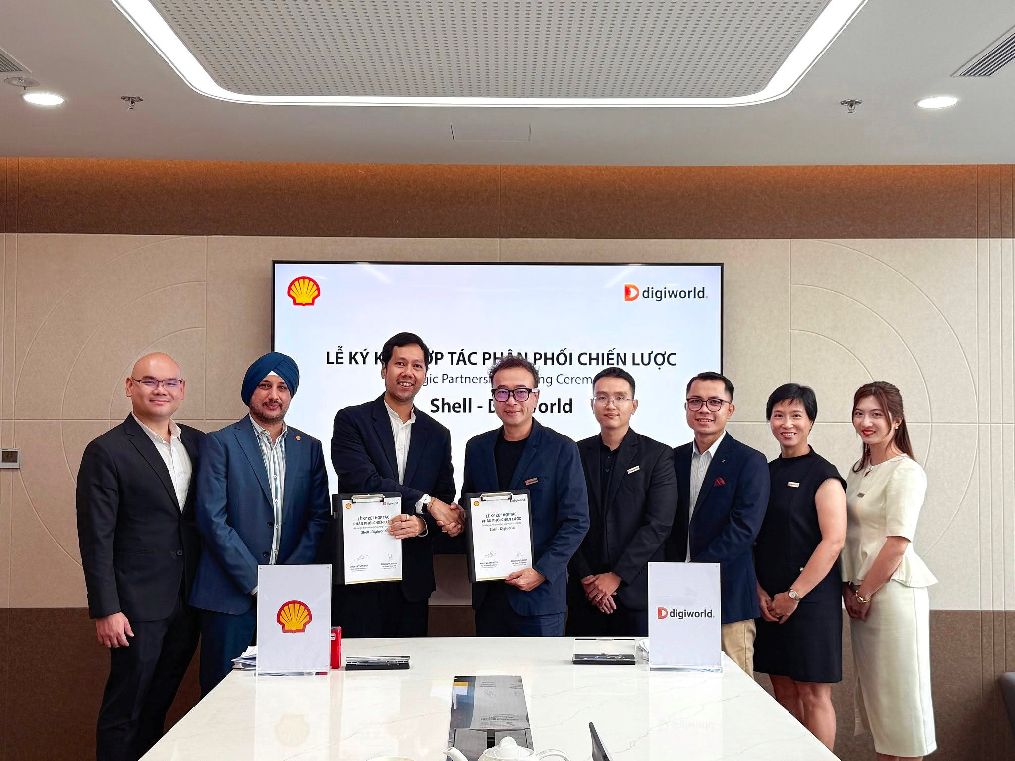 Digiworld mở rộng sang dầu nhờn, bắt tay Shell xây hệ thống phân phối B2B và B2C
