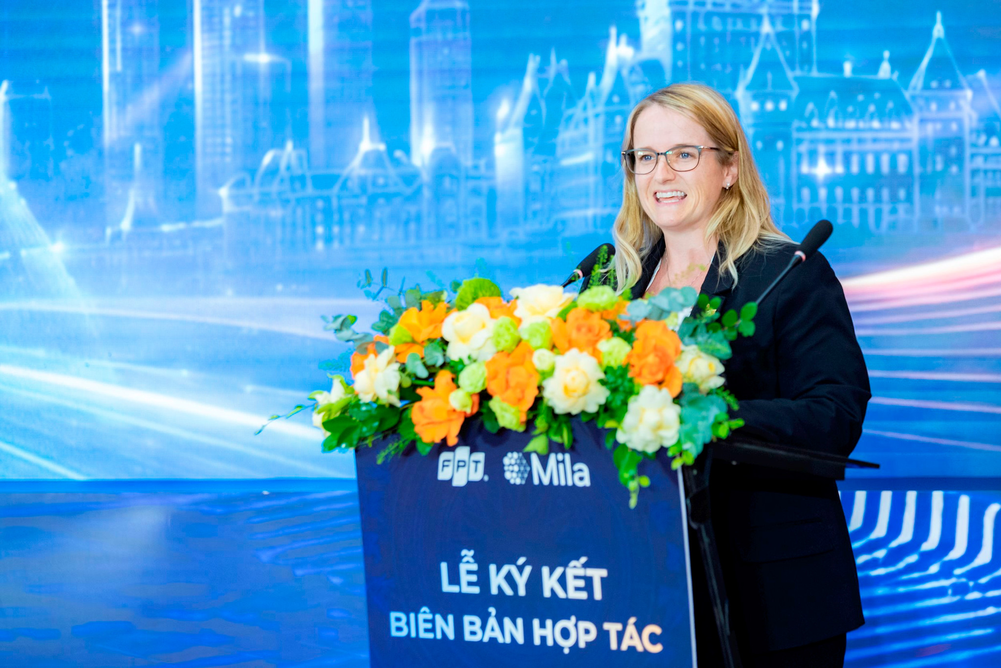 ba-emilie-carrier-dai-bien-lam-thoi-dai-su-quan-canada-tai-viet-nam.jpg