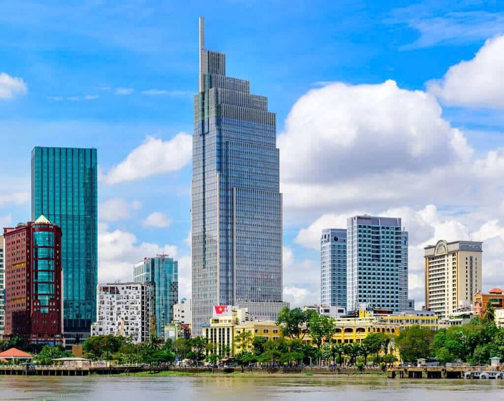 Thu nhập bình quân từng bằng 1/2 Campuchia, 1/5 Philippines, Việt Nam mất 27 năm vượt Philippines, mấy năm vượt Campuchia?

