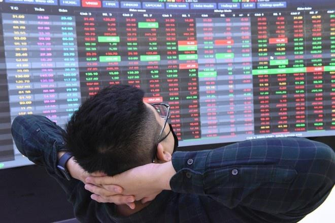 Khởi đầu tháng Ngâu: Chứng khoán Việt Nam mất 324.000 tỷ vốn hóa sau 2 phiên