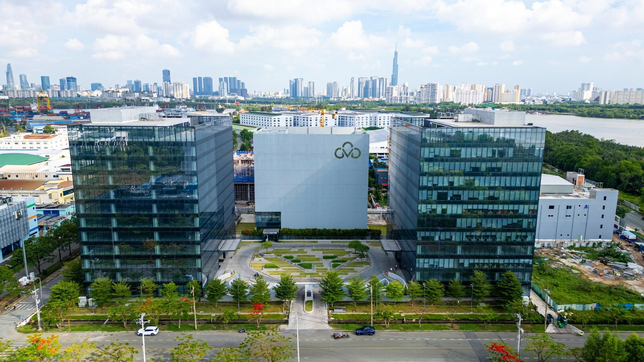 Việt Nam có 1 trường ĐH vừa mạnh tay chi 96 tỷ đồng học bổng,  sinh viên nhập học 2026 có thể nhận iPad/máy tính bảng miễn phí, định hướng trở thành “AI University” đầu tiên