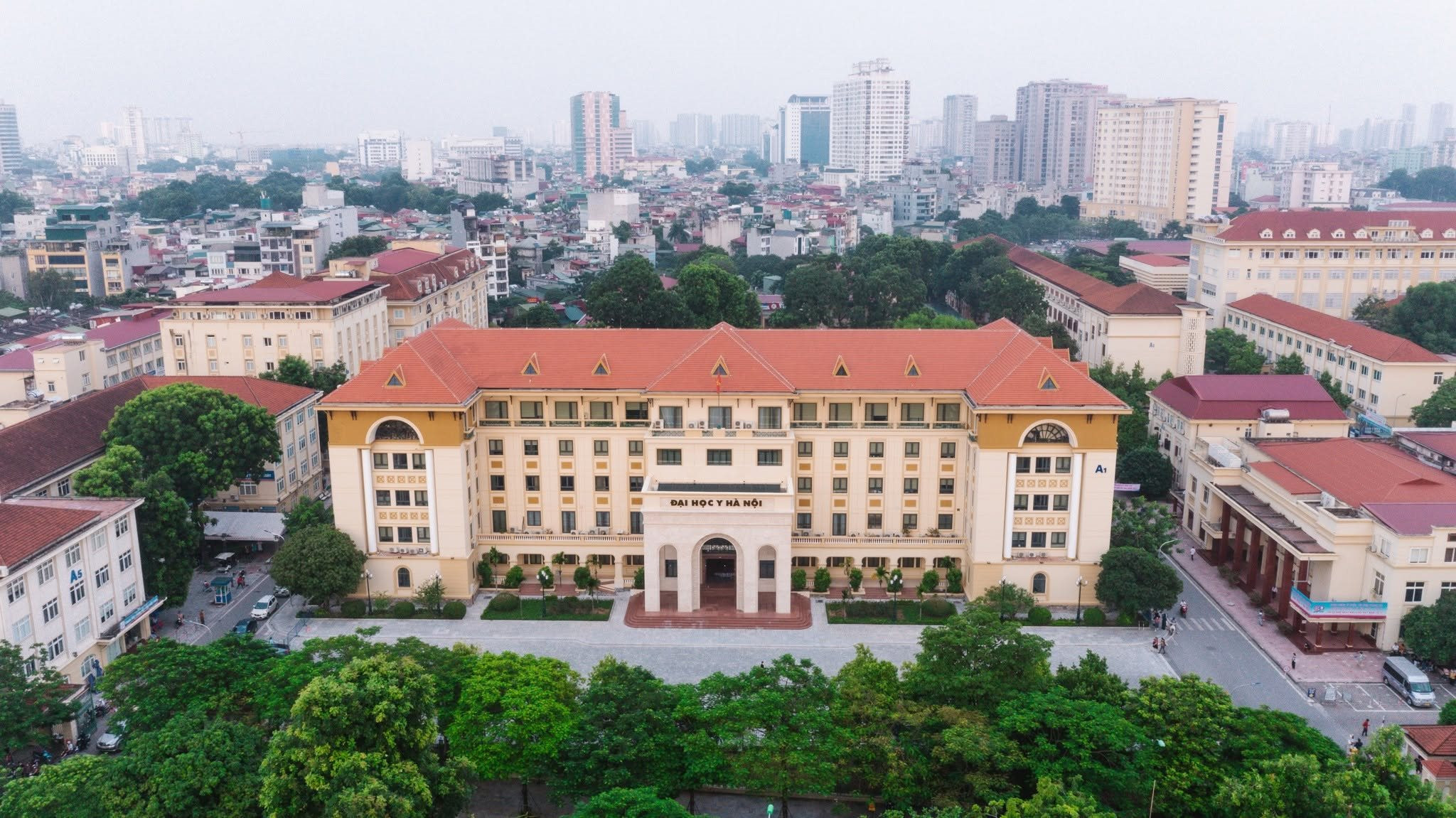Một trường ĐH hút 56 thí sinh đạt 30 điểm: Sở hữu 170 GS, PGS, 406 Tiến sĩ, tổng thu hơn 940 tỷ đồng/năm, đặt mục tiêu lọt top 100 châu Á