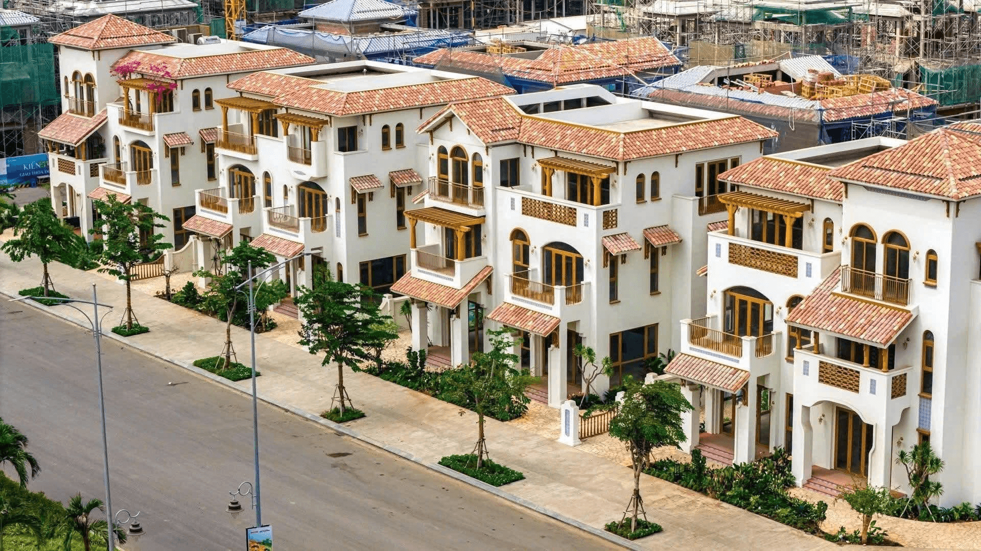 Diễn biến đáng chú ý của thị trường nhà liền thổ TP.HCM
