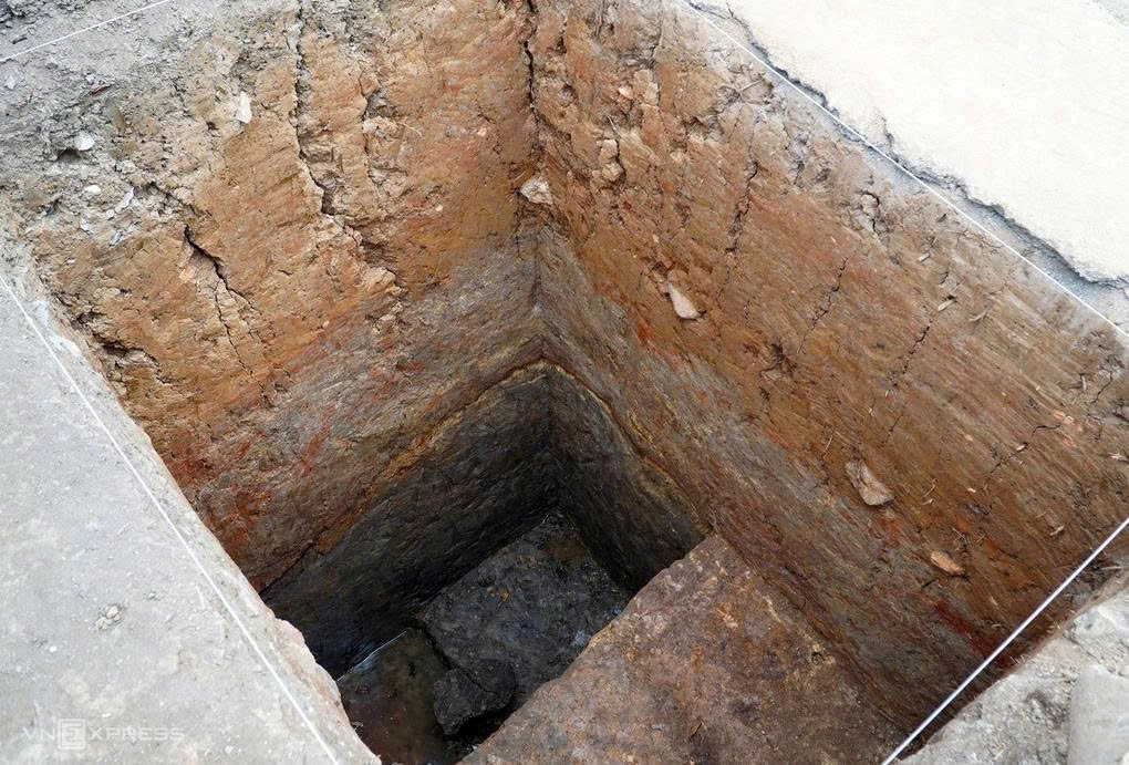 Đào đất, người dân phát hiện vật hình trụ dài 3m màu lạ, chuyên gia xác nhận báu vật hơn 1.000 năm tuổi 