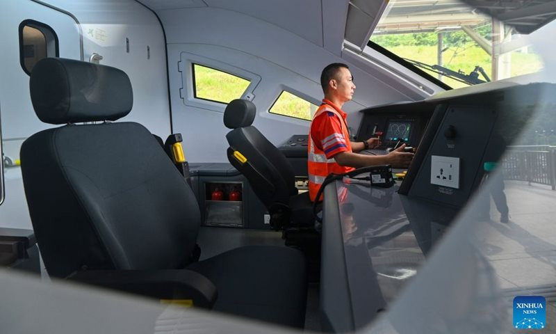 Chỉ sau hơn 2 năm, đường sắt cao tốc hơn 18 tỷ USD, dài 665 km do Trung Quốc xây dựng tại nước láng giềng Việt Nam chuẩn bị khai thác thương mại giai đoạn 1