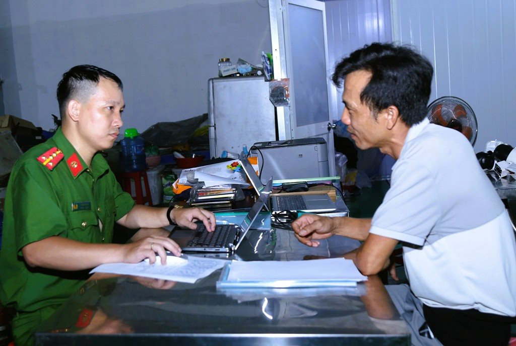Bắt giám đốc sinh năm 1981 “biến” 130 tấn thịt trâu Ấn Độ thành khô bò, livestream bán trên mạng