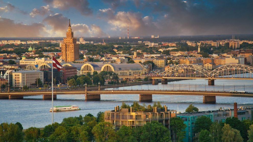 Kinh tế lao đao vì ‘quay lưng' với Moscow và viện trợ Ukraine, chính trị gia nước châu Âu kêu gọi quay lại làm ăn với Nga, đòi EU hỗ trợ tiền
