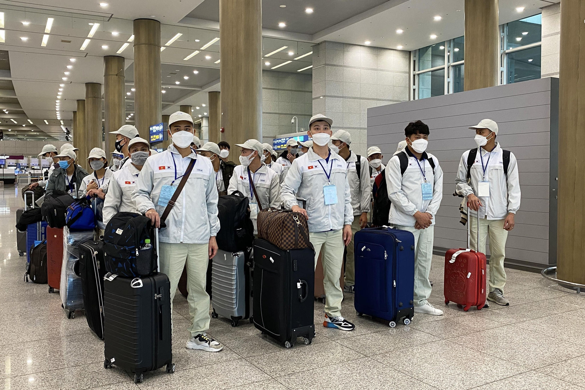 Từ 10/9, lao động Việt Nam ở nước ngoài có thể bị phạt tiền lên đến 100 triệu đồng nếu vi phạm điều sau