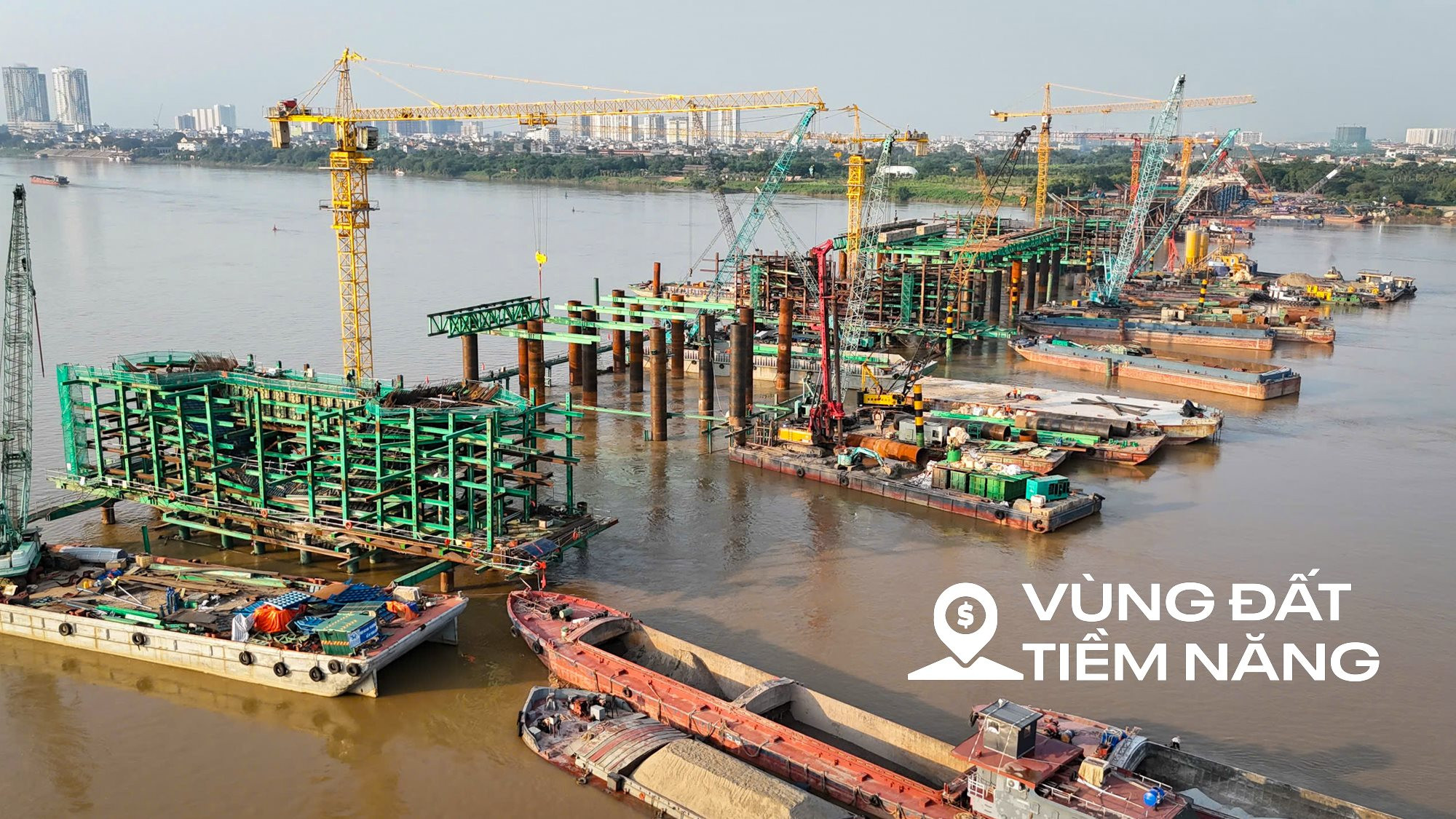 Ngắm đại công trường xây cầu vô cực ở Hà Nội: 8 tháng đạt gần 40% tiến độ, 26.000 tấn thép đã sẵn sàng, 500 người làm 3 ca để vượt qua cột mốc khó khăn nhất
