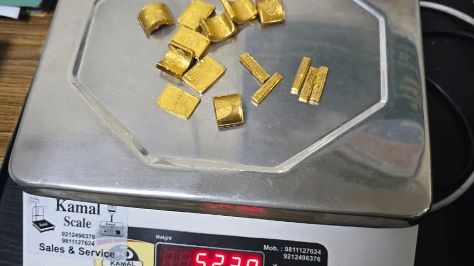Phát hiện nửa kg vàng trị giá gần 2 tỷ đồng và hơn 400 triệu tiền mặt tại cùng 1 sân bay