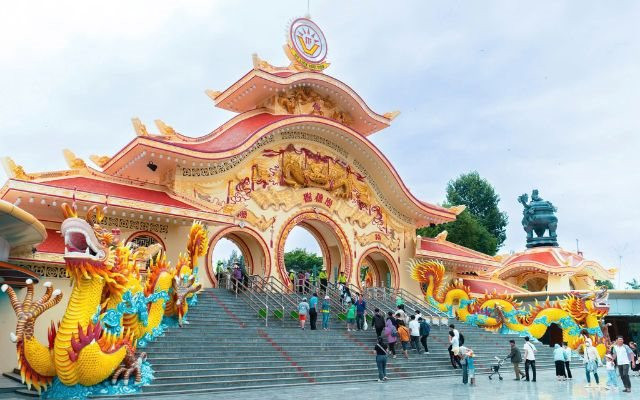 Đối thủ của khu du lịch Đại Nam tuyên bố ‘chơi lớn’